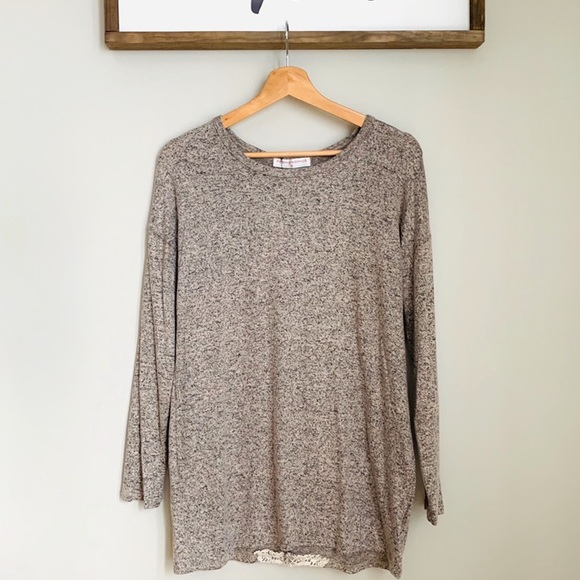 “𝙲𝚞𝚝𝚎𝚕𝚢 𝙲𝚛𝚘𝚌𝚑𝚎𝚝“ comfy top. - Picture 6 of 8